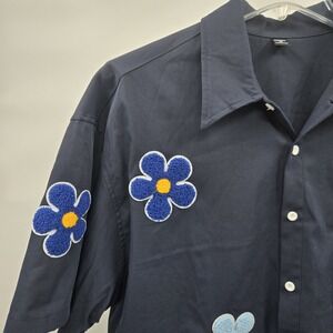 Manfinity Dark Blue Sh. Sleeve Button Up Shirt Men's Sz XL W/ 3.5in Soft Flowers